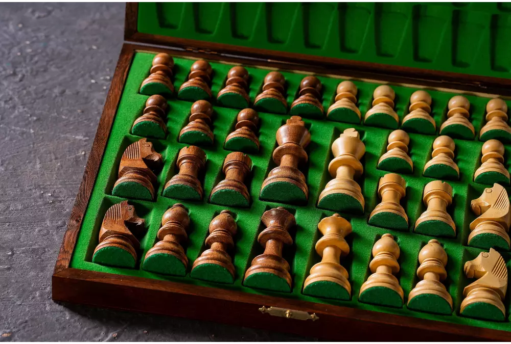 Kasetka drewniana Lux Brown na figury No 5